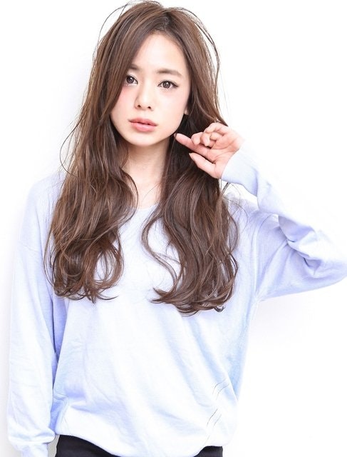 パサパサしたパーマヘアなんて嫌!うるツヤ感のある美髪を叶えるコツをチェック♡のサムネイル画像