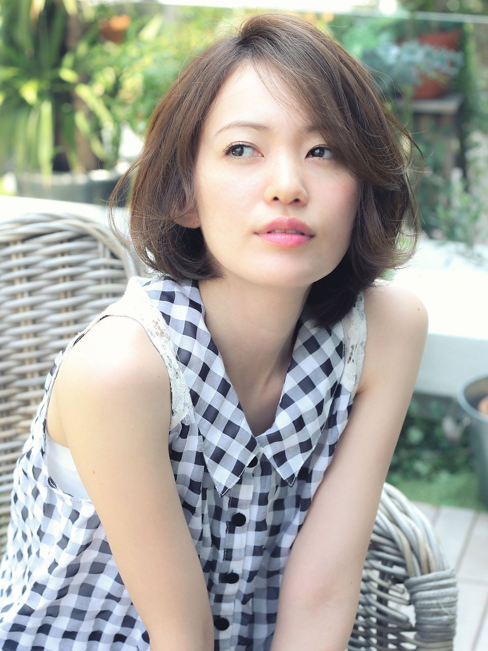 ボブの小顔効果はシルエットにあり 憧れの小顔美人になれる髪型カタログ ホットペッパービューティーマガジン