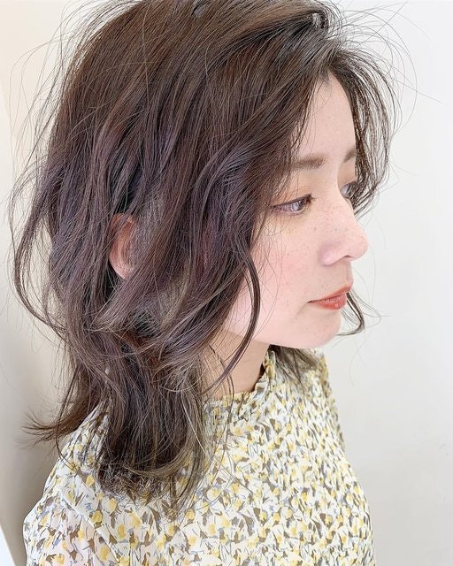 インナーカラーがこなれヘアの隠し味 ほどよい遊び心でおしゃれに見違えるヘアスタイル集 ホットペッパービューティーマガジン