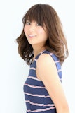 目指すはキレイなお姉さん♪大人っぽいミディアムで女性らしさをアピールしよう