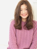 大人っぽいって言われたい！セミロングで作るフェミニンヘアスタイル