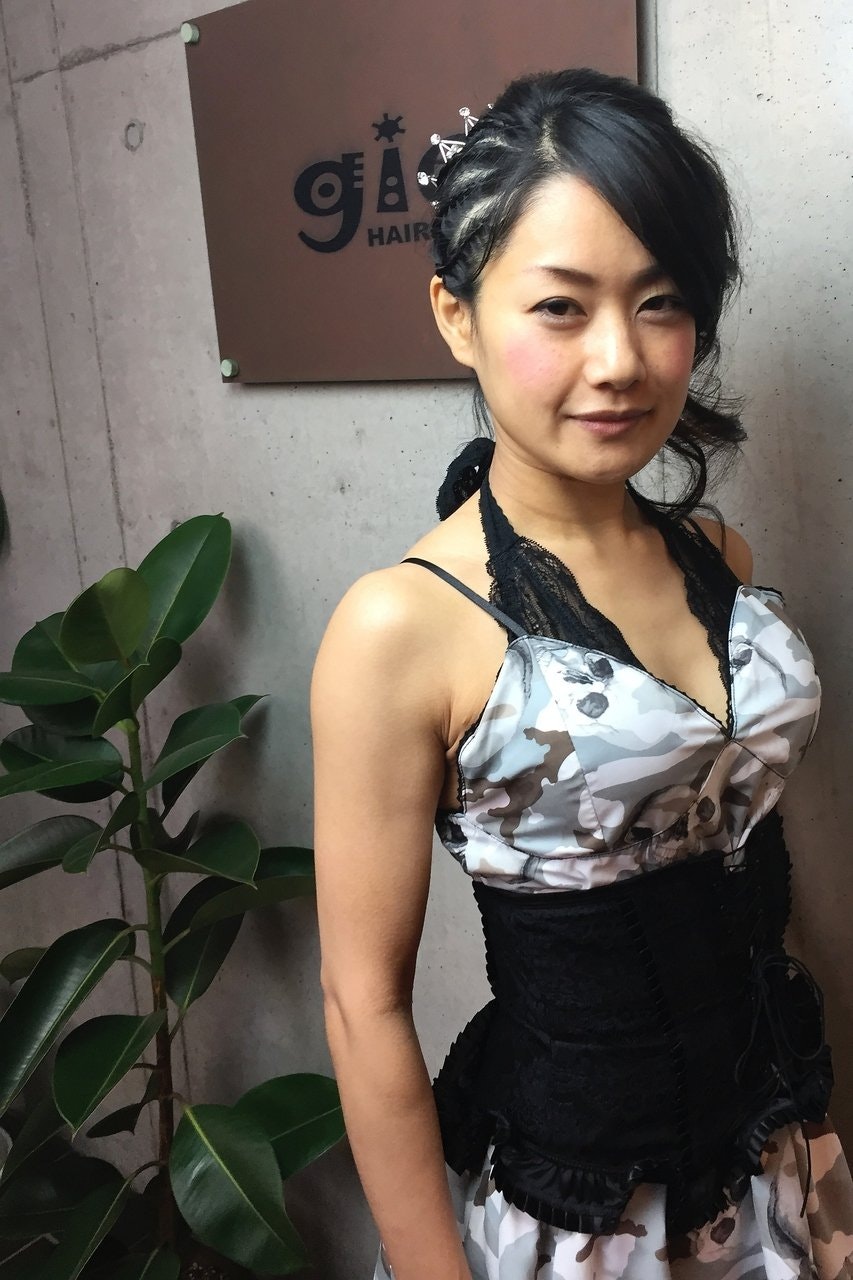 コーンロウで目立っちゃおう♪イベント気分がグンっと盛り上がる!おしゃれまとめ髪特集のサムネイル画像