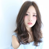 センター分けで大人顔にアップグレード!美人見えする最旬ヘアスタイル特集