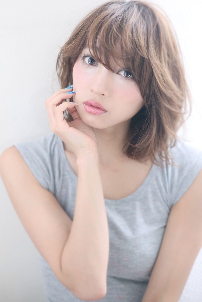 レイヤーカットでボブに動きと軽やかさをプラス アクティブ女子におすすめな髪型まとめ ホットペッパービューティーマガジン