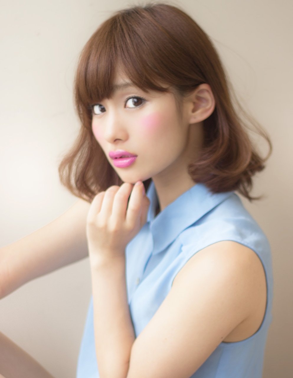 内巻きで作るフェミニンヘアをチェック 柔らかカールが作りだすモテ髪のヘアカタログ ホットペッパービューティーマガジン 内巻きで作るフェミニンヘアをチェック 柔らかカールが作りだすモテ髪のヘアカタログ ホットペッパービューティーマガジン