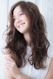 大人女性のロングヘアはこう攻める♡潤ツヤ感がちょっぴりおフェロなロングヘアカタログ