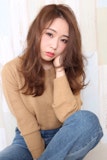 柔らかい雰囲気が素敵♡ナチュラルなブラウンのヘアカラーでツヤ感アップのヘアスタイル