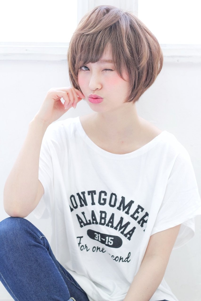 キュートもクールも叶う髪型!「マッシュショート」でイメチェンしよう♪のサムネイル画像