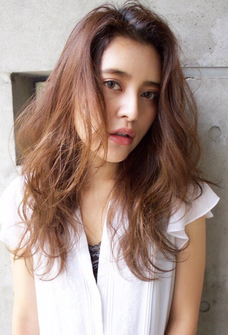 ちょっぴり奇抜な髪型が気分 個性を出したヘアスタイルでワンランク上のオシャレを楽しもう ホットペッパービューティーマガジン ちょっぴり奇抜な髪型が気分 個性を出したヘアスタイルでワンランク上のオシャレを楽しもう ホットペッパービューティーマガジン