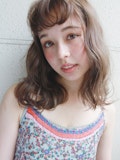 眉上バングでかわいい印象に♡前髪短いミディアムのヘアスタイルまとめ