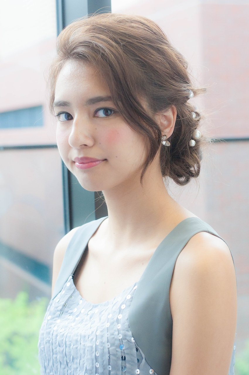 セミロング デイリーからパーティーまで おすすめの髪型アレンジ特集 ホットペッパービューティーマガジン セミロング デイリーからパーティーまで おすすめの髪型アレンジ特集 ホットペッパービューティーマガジン