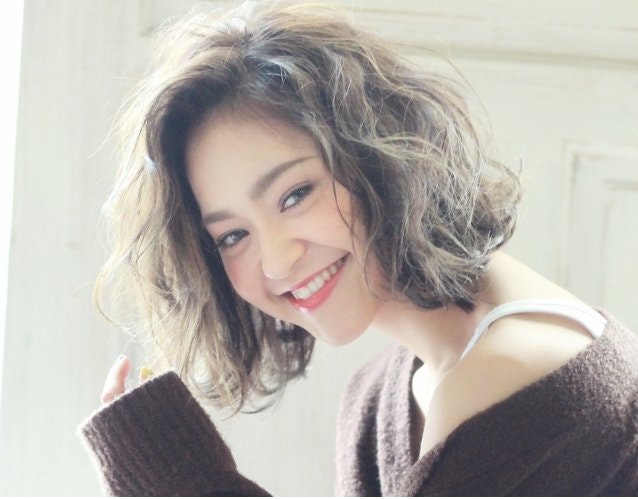 2018年秋は切りっぱなし×ミディアムで、くせ毛やハネを魅力に変えよう♪ブラントカット特集のサムネイル画像