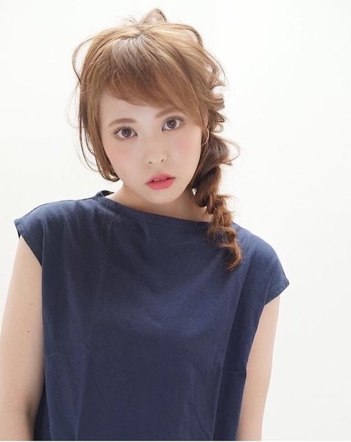 ロングのヘアアレンジを簡単に いつもとは違った雰囲気を楽しむおすすめヘアアレンジ集 ホットペッパービューティーマガジン