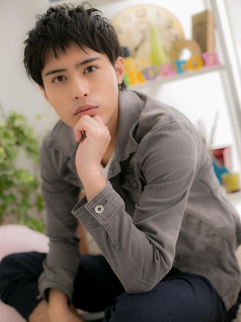 男性向け 黒髪 短髪で好感度アップを狙え モテ系男子のヘアスタイル特集 ホットペッパービューティーマガジン