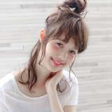 ダウンもアップも楽しめる♪“セミロング”のヘアアレンジで女子力アップ!
