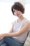 ナチュラルウェーブでつくる大人のあか抜けヘア！抜け感たっぷりのゆる巻きヘアスタイルまとめ