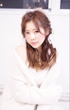ひと手間プラスでワンランク上のくるりんぱを楽しもう！華やか＆上品な大人仕様のロングヘアアレンジ