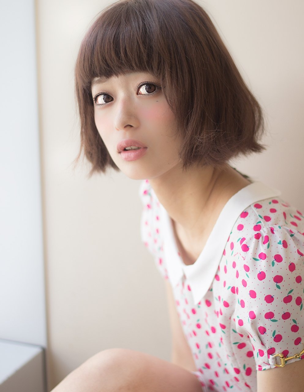 パッツン前髪がなにげにかわいい ショートの魅力が際立つおしゃれ髪型まとめ ホットペッパービューティーマガジン