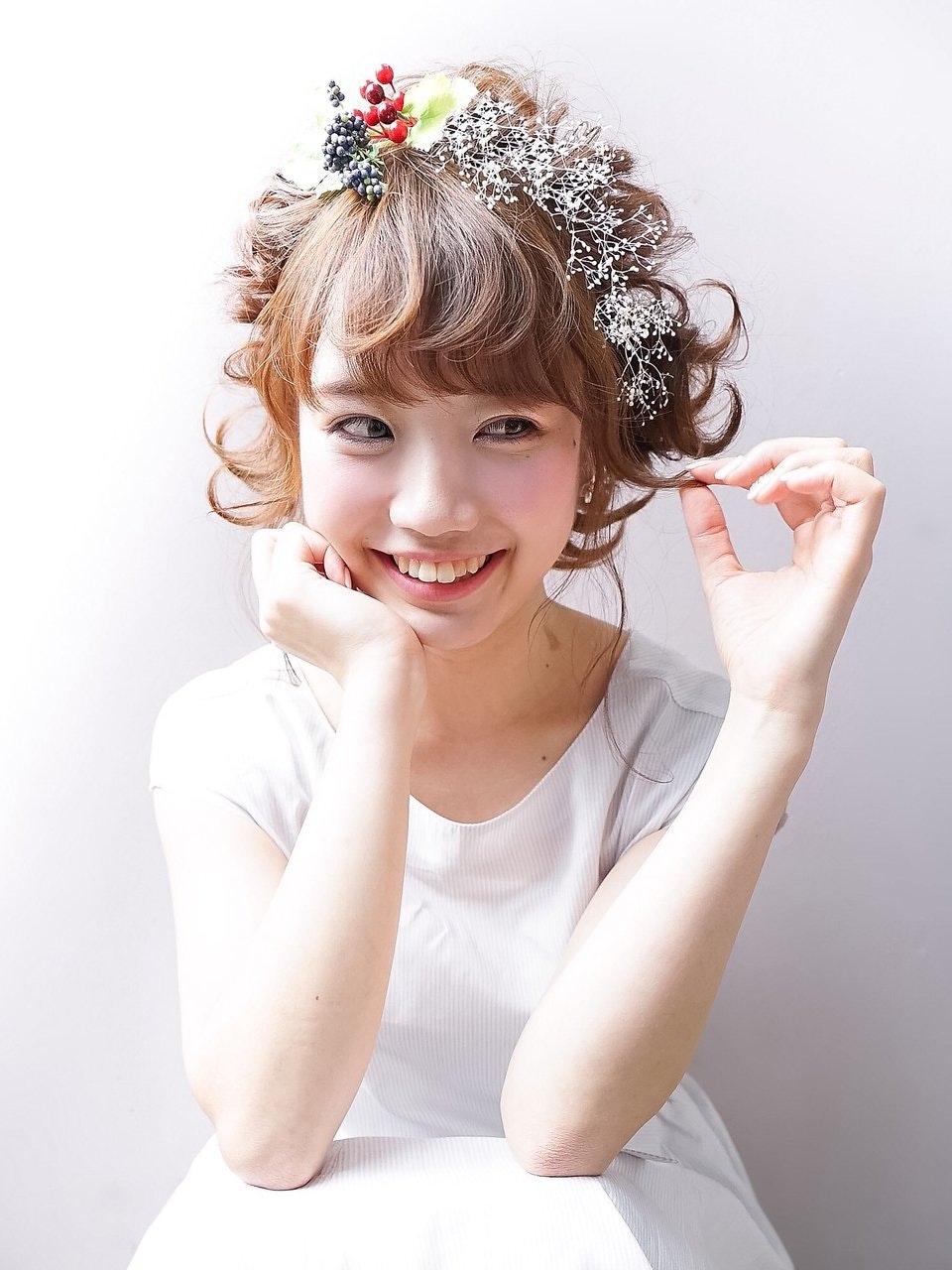 カラードレスに合わせた髪型で最高の1日に コーディネートを仕上げるヘアアレンジ特集 ホットペッパービューティーマガジン