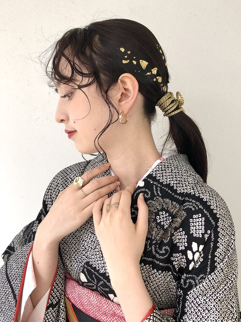 どうする 成人式の着付け ヘアメイク 必要なものや気になる料金は ホットペッパービューティーマガジン どうする 成人式の着付け ヘアメイク 必要なものや気になる料金は ホットペッパービューティーマガジン