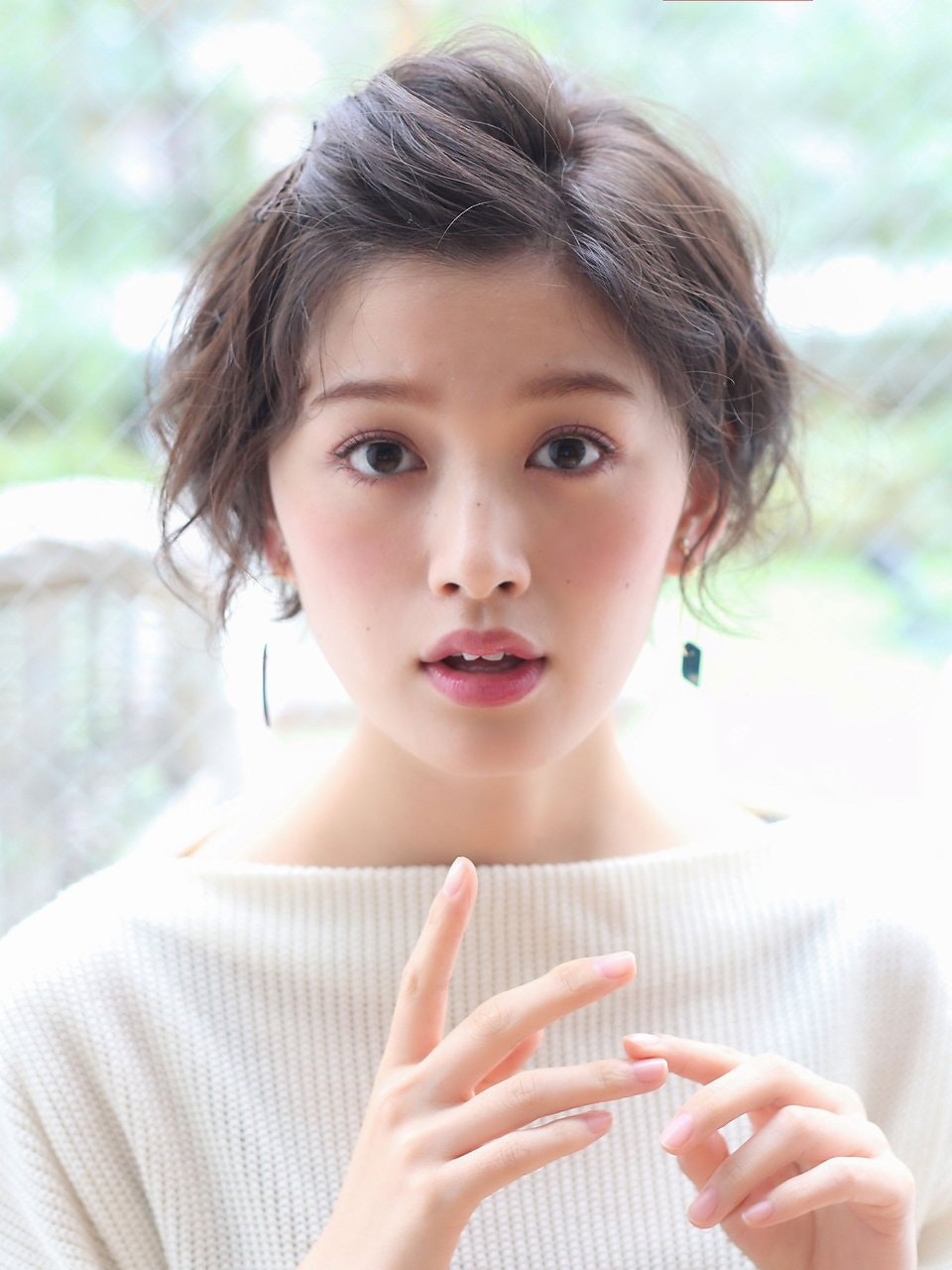 前髪アレンジで簡単にイメチェン すっきり お洒落にまとまるヘアスタイルカタログ ホットペッパービューティーマガジン