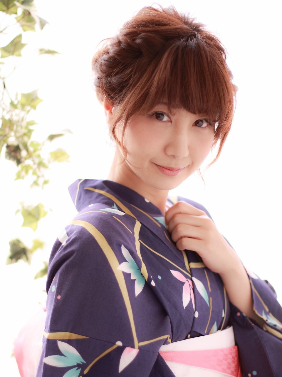 しっとり華やか“浴衣の髪型”♡アクセのON・OFFでなりたい雰囲気別におすすめスタイルをご紹介！のサムネイル画像