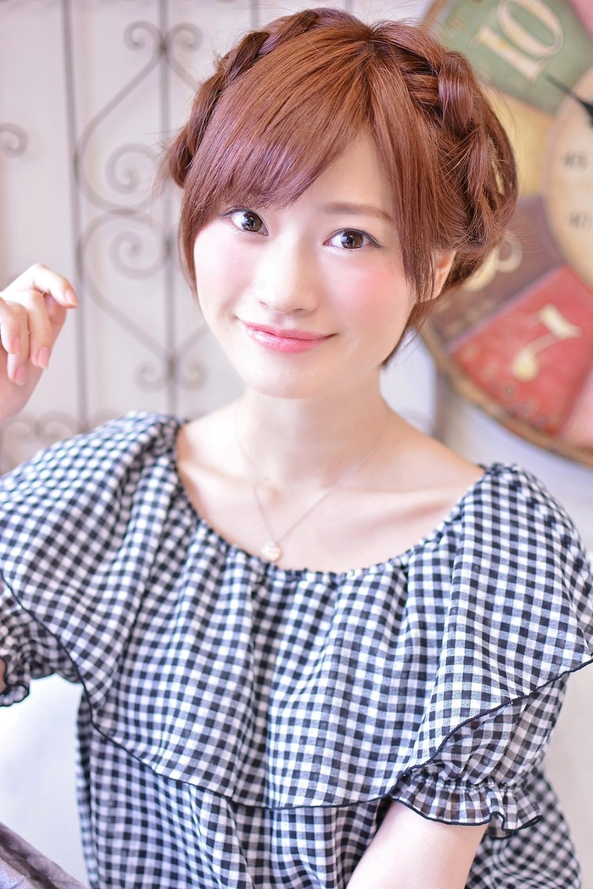 「編みこみ」でショートヘアをもっと可愛く!ためしたくなるシーン別ヘアカタログ♪のサムネイル画像