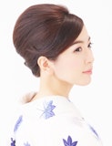 「夜会巻き」でロングヘアを上品＆華やかに！イベントにおすすめなアレンジ特集
