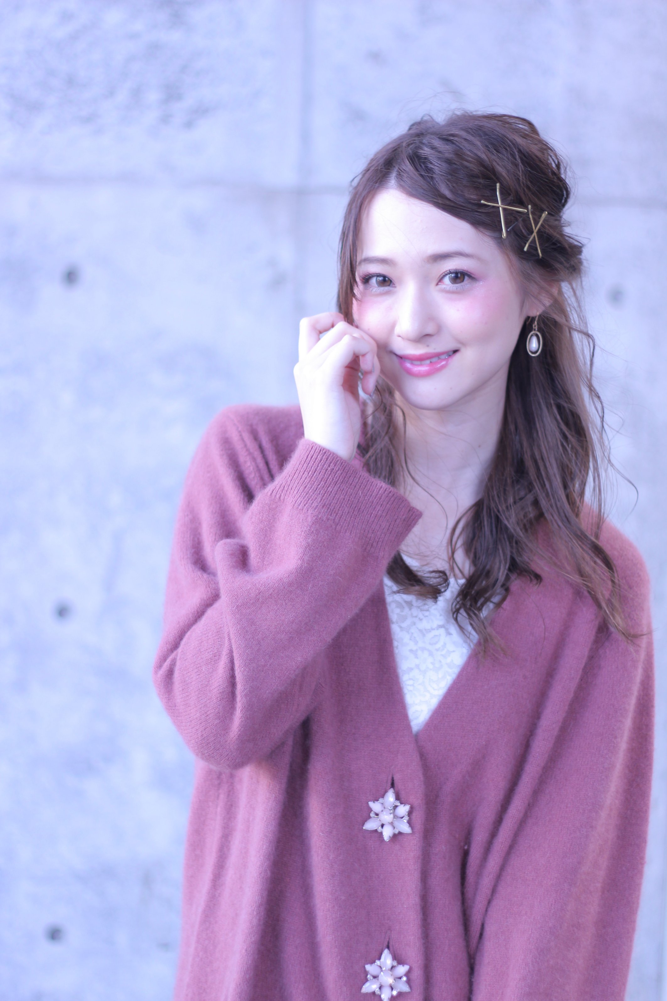 ヘアピンを使って前髪アレンジしてみない 不器用さんもokな簡単テクニック特集 ホットペッパービューティーマガジン ヘアピンを使って前髪アレンジしてみない 不器用さんもokな簡単テクニック特集 ホットペッパービューティーマガジン