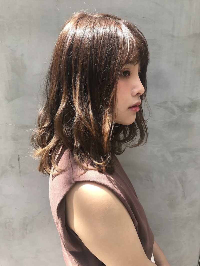 面長さんのヘアスタイル 顔型カバーのポイントは ショートからロングまで 似合う髪型を徹底分析 ホットペッパービューティーマガジン