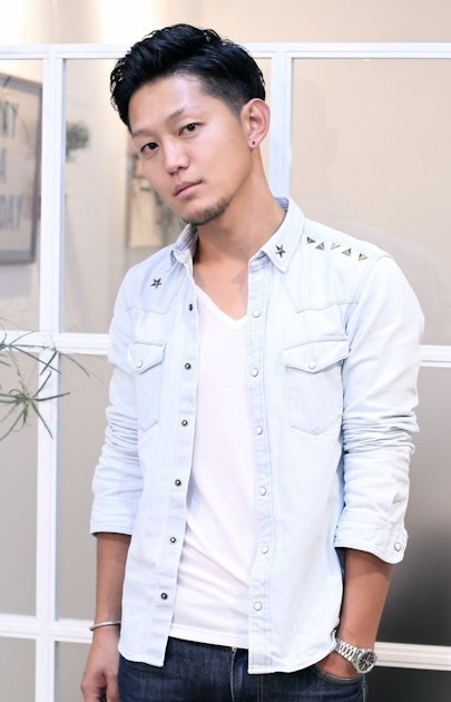 男らしさと清潔感が魅力 リーゼントスタイルをクールに決めてイマドキヘアを手に入れよう ホットペッパービューティーマガジン