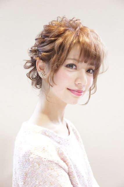 イマドキ髪のアレンジを徹底研究!基本のスタイルに“ゆるふわ感”プラスでアレンジ上級者になろう♡のサムネイル画像