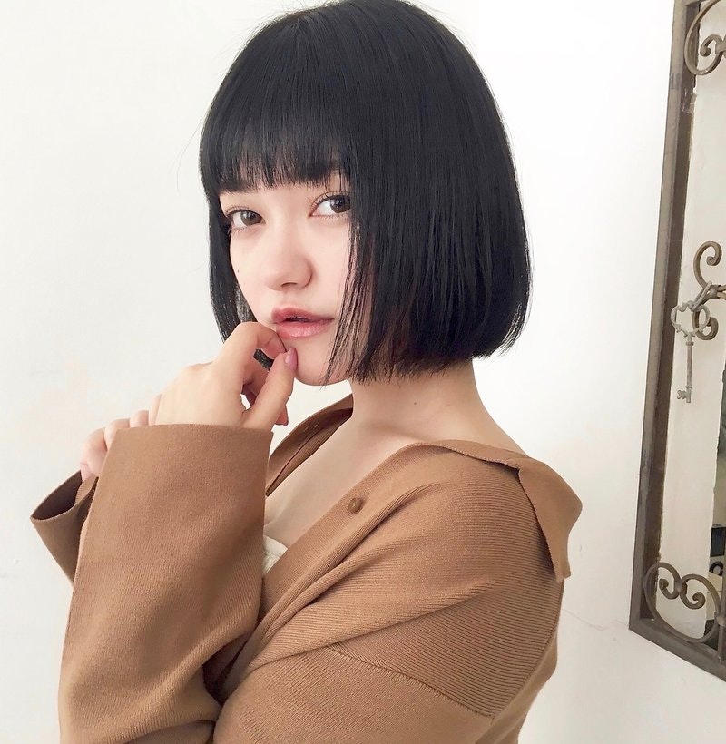 青みヘアカラー代表 ブルージュで透明感up 21年最新ヘアスタイル ホットペッパービューティーマガジン