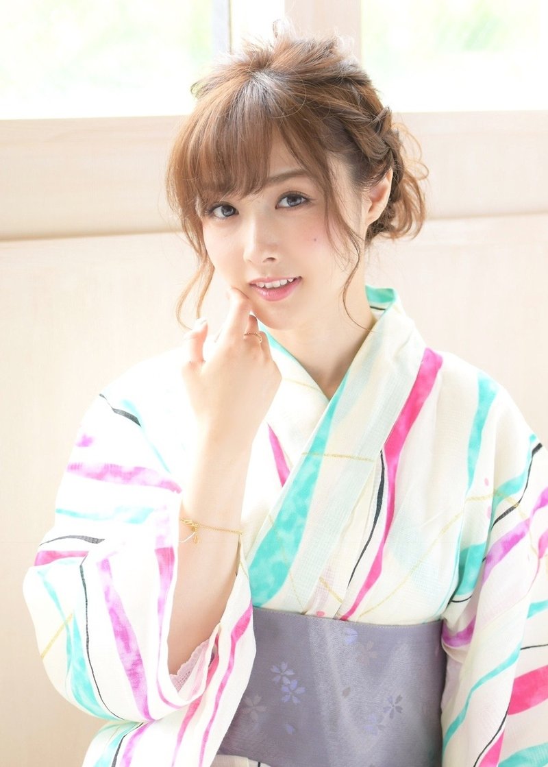 浴衣にぴったりのヘアスタイルで特別な日をとびきりキュートに レングス別アレンジ特集 ホットペッパービューティーマガジン