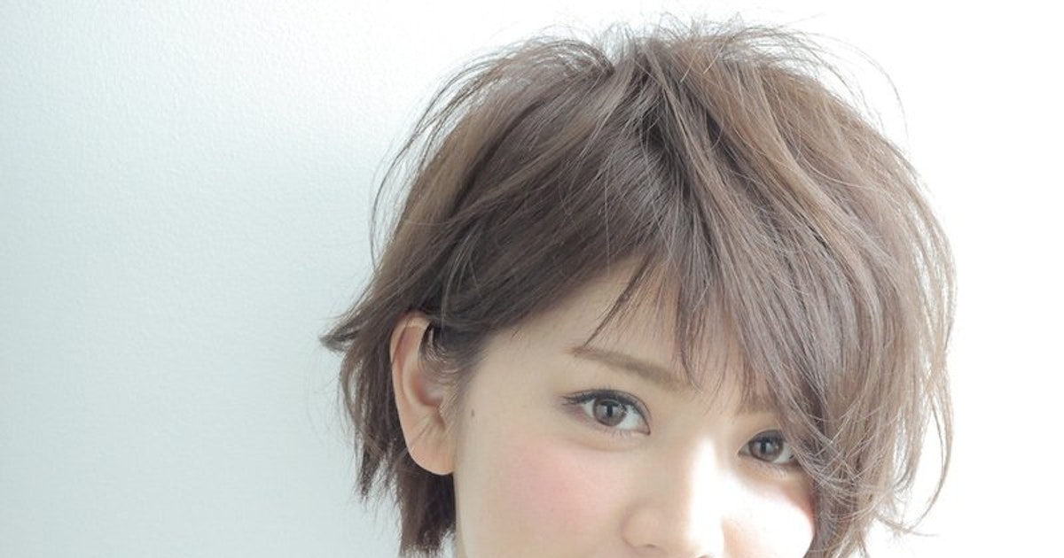 アシンメトリーなショートにイメチェン おしゃれな雰囲気を楽しめるヘアスタイル特集 ホットペッパービューティーマガジン アシンメトリーなショートにイメチェン おしゃれな雰囲気を楽しめるヘアスタイル特集 ホットペッパービューティーマガジン