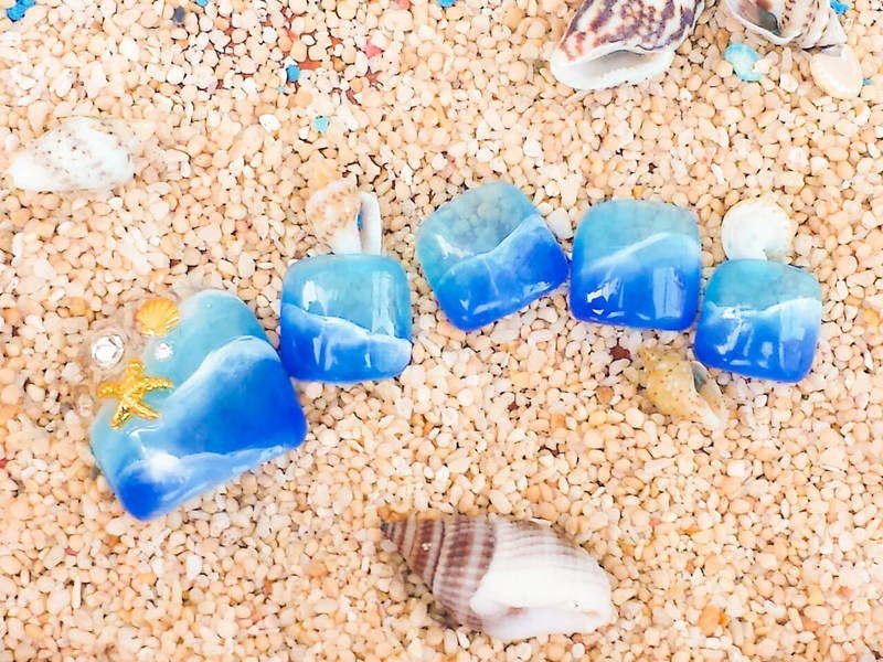 夏のフットネイルで女子力UP♡おすすめの選び方とデザインをチェックしようのサムネイル画像