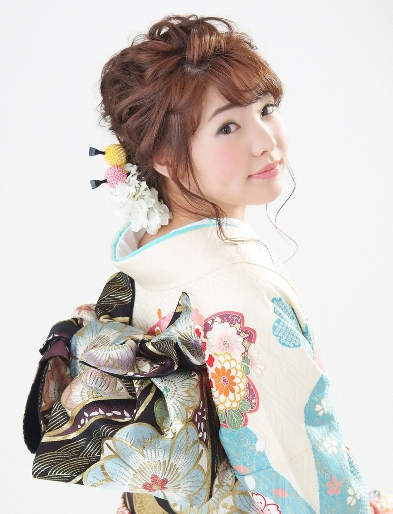 和装をヘアアレンジでもっと美しく♡清楚で上品なおしゃれを楽しむ髪型特集♪のサムネイル画像