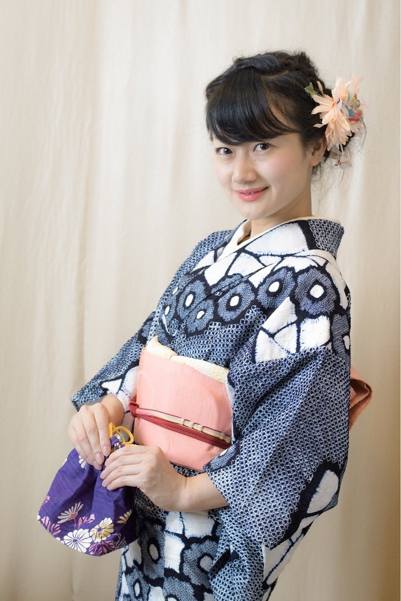浴衣姿の髪型は編み込みでキュートに♪崩れにくいスタイルで1日中おしゃれをキープ♡のサムネイル画像