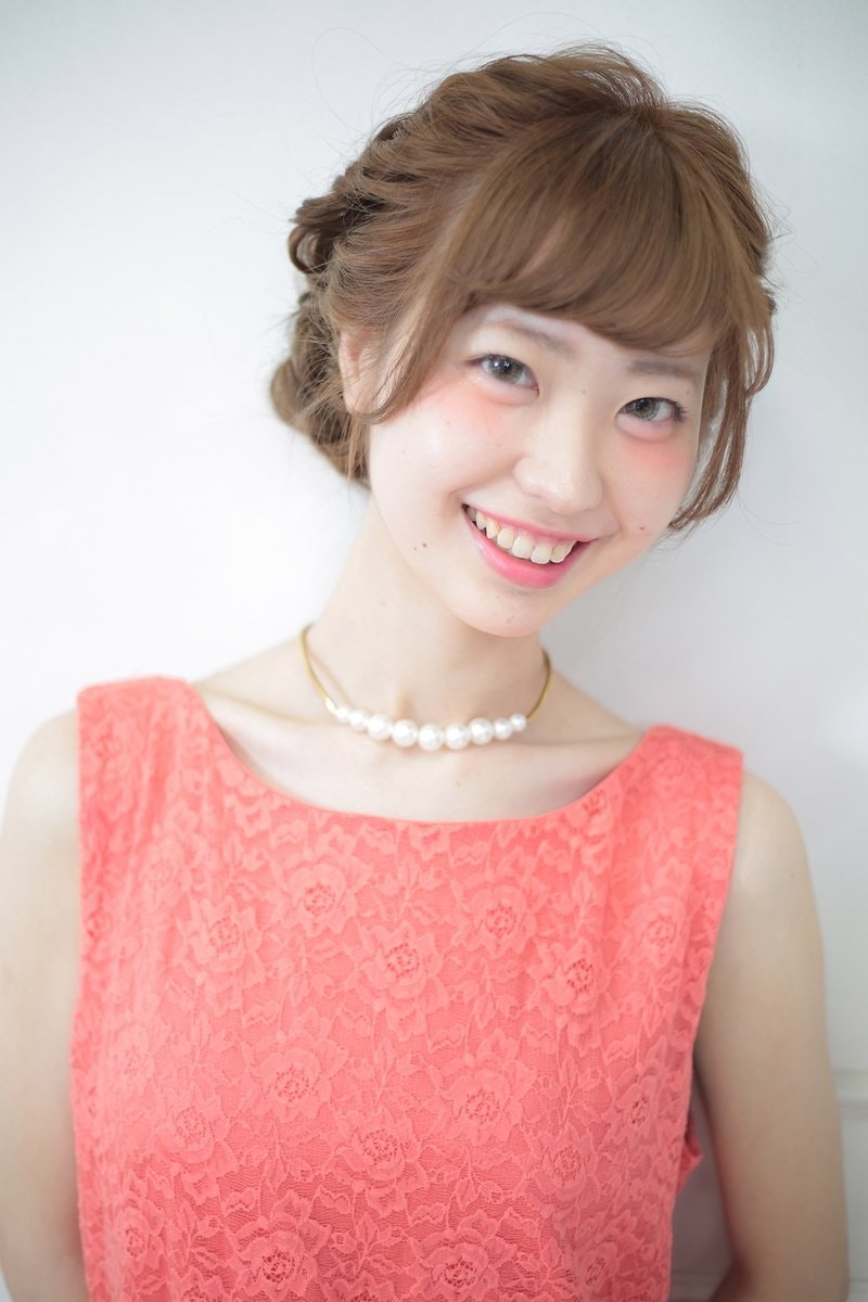 ロングヘアのアレンジを簡単に まとめ髪を素敵に魅せる ぶきっちょさん 多忙女子向けアレンジ特集 ホットペッパービューティーマガジン ロングヘアのアレンジを簡単に まとめ髪を素敵に魅せる ぶきっちょさん 多忙女子向けアレンジ特集 ホットペッパービューティーマガジン