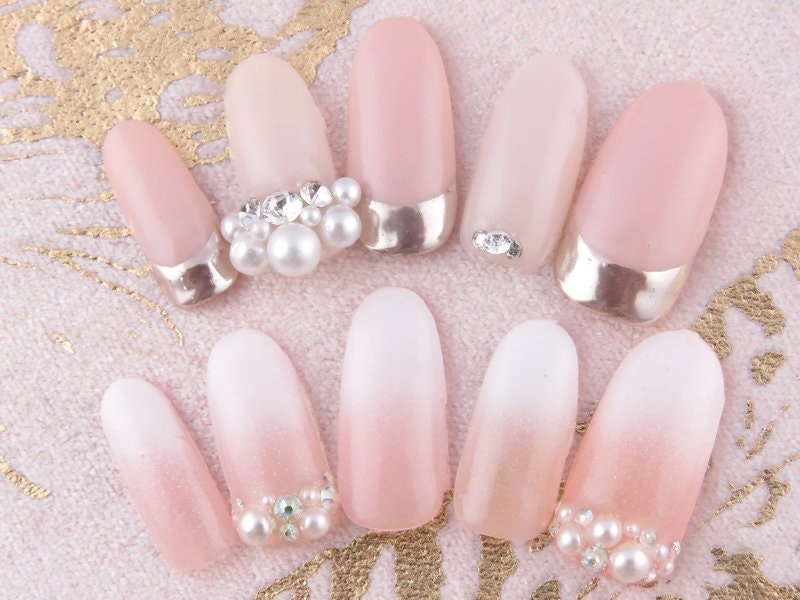 17年流行 のネイルはコレ 存在感のある指先になれるおすすめデザインをご紹介 ホットペッパービューティーマガジン