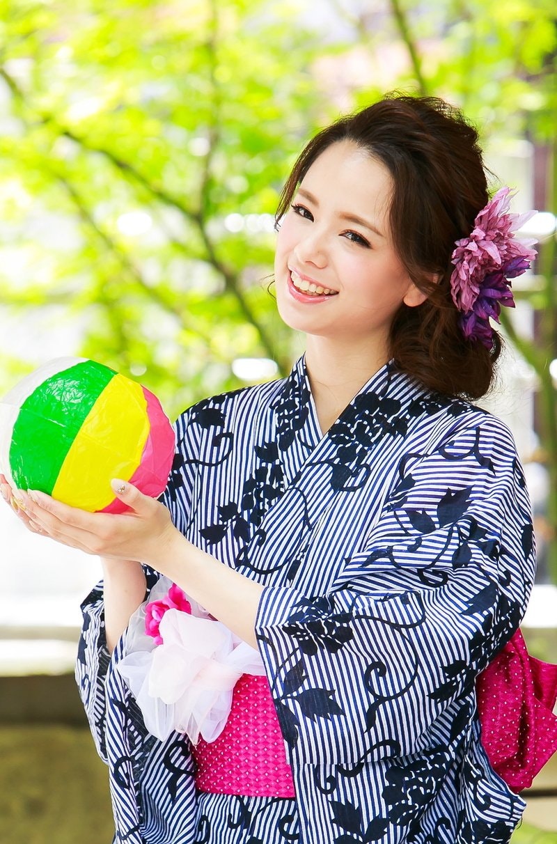 浴衣姿にぴったりのまとめ髪アレンジ いつもより色っぽい姿で彼をドキッとさせちゃおう ホットペッパービューティーマガジン