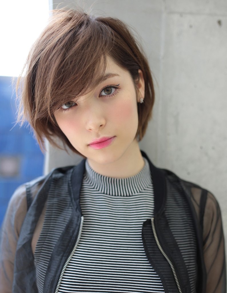 秋に向けて髪色を変えてみない ちょっぴり落ち着いたカラーで楽しむおしゃれヘアスタイル ホットペッパービューティーマガジン