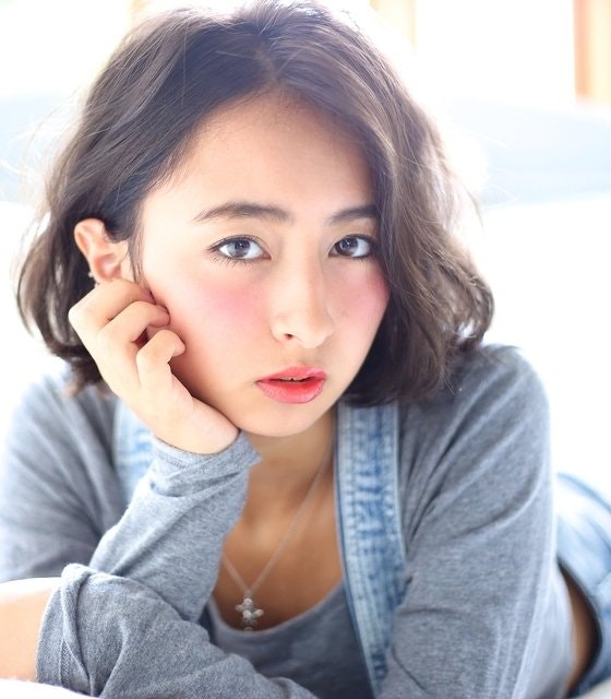 《丸顔さん必見》小顔みえする髪型でもっと可愛いわたしになっちゃおう♡のサムネイル画像