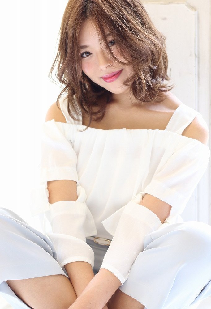 「センターパート」で小顔効果をGET♡髪の長さ別旬のヘアスタイル特集◎のサムネイル画像