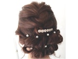 上品さの中に華やかさをプラス♡お呼ばれにおすすめのヘアアクセサリーを使ったまとめ髪アレンジ