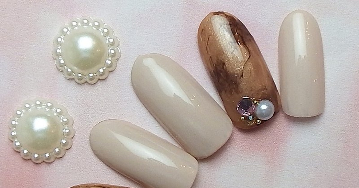 秋にピッタリのべっ甲ネイルをおしゃれに楽しむ シンプルからカジュアルまでおすすめネイルデザイン特集 ホットペッパービューティーマガジン 秋にピッタリのべっ甲ネイルをおしゃれに楽しむ シンプルからカジュアルまでおすすめネイルデザイン特集 ホットペッパービューティーマガジン