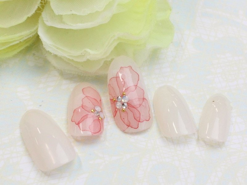 ふんわり たらしこみネイル が大人かわいい カラー別に楽しむおすすめデザイン特集 ホットペッパービューティーマガジン