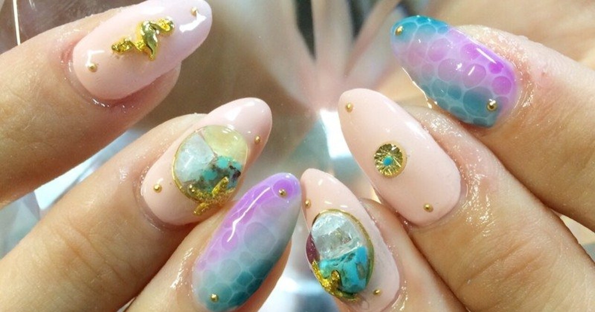 ドゥルージーネイルで指先を華やかに キラキラ ぷっくり質感にキュンとする女子が急増中 ホットペッパービューティーマガジン ドゥルージーネイルで指先を華やかに キラキラ ぷっくり質感にキュンとする女子が急増中 ホットペッパービューティーマガジン