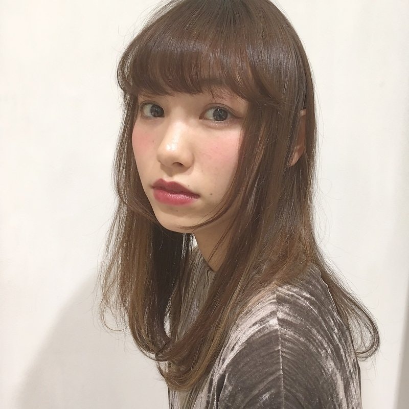 ラフ＆シンプルにまとめて。今こそ「ストレート」でモード感を高める！のサムネイル画像