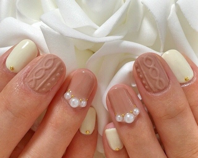 秋冬はニットネイルに決まり ぷっくり可愛いデザインでこなれ感を演出 ホットペッパービューティーマガジン 秋冬はニットネイルに決まり ぷっくり可愛いデザインでこなれ感を演出 ホットペッパービューティーマガジン